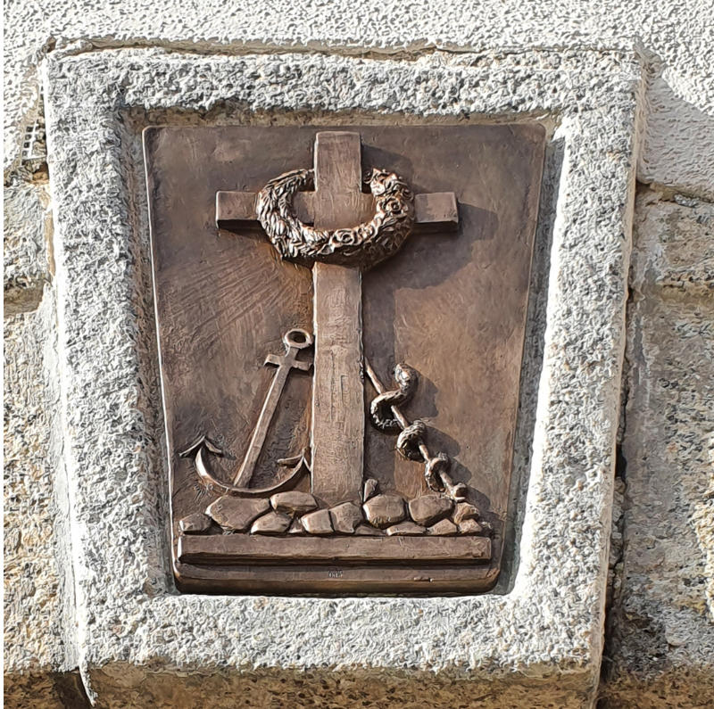 Bronzerelief für ein historisches Krankenhaus.